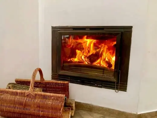 Wollige Wärme verbreitet der Kaminofen